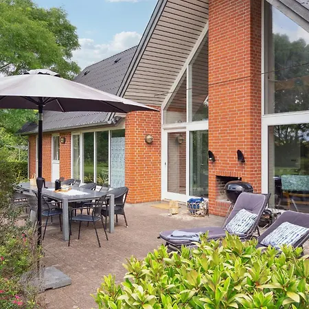 Vakantiehuis Lovely In Nyborg With Swimming Pool *