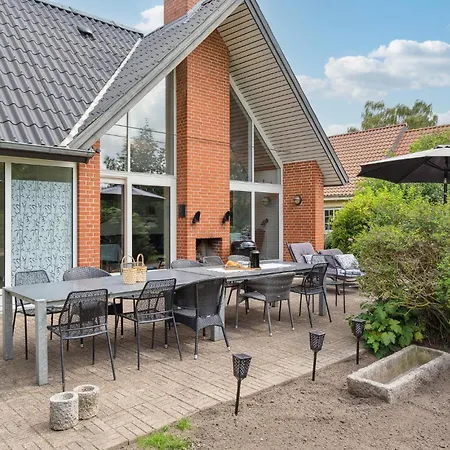 Vakantiehuis Lovely In Nyborg With Swimming Pool *